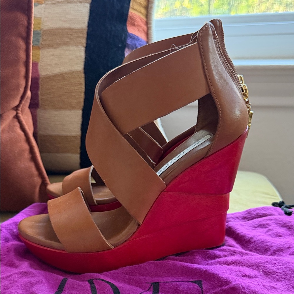 Diane Von Furstenberg Tan Leather Crossover Platform Sandals-size 36.5